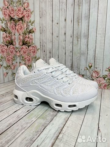 Кроссовки Nike Air Max plus белые женские