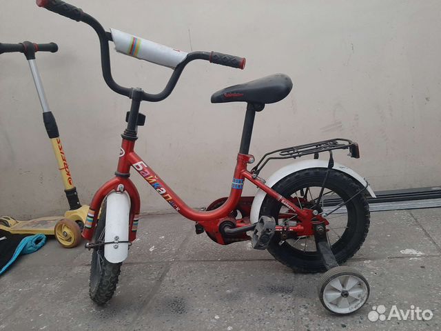 Трехколесный велосипед для малышей