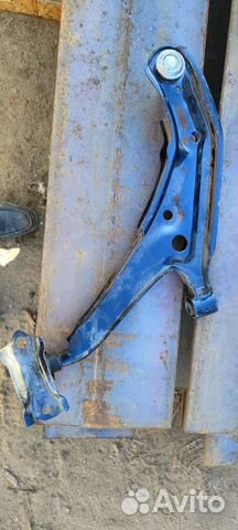 Рычаг нижний Ниссан премьера правый