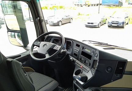 Актрос 1842 тягач