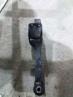 Подушка кпп нижняя 2.2 передний привод