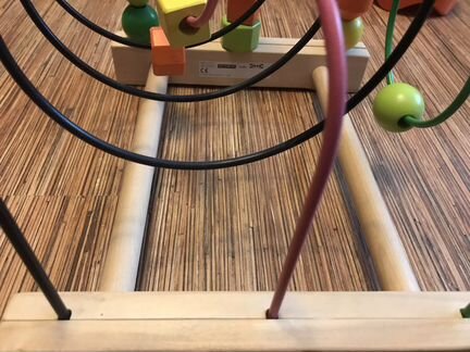 Деревянная игрушка и пирамидка