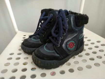Продам зимние полусапожки для мальчика р.24