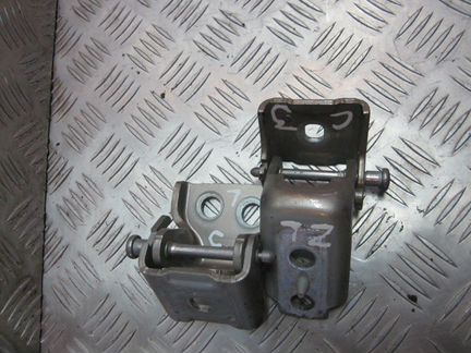 Петля двери задняя левая для Ситроен С3 2 2011гв