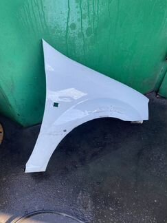 Крыло переднее правое на Рено Ларгус