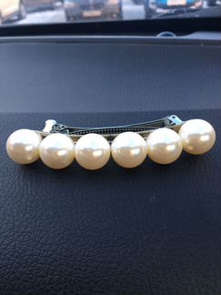 Заколка новая очень красивая, под жемчуг