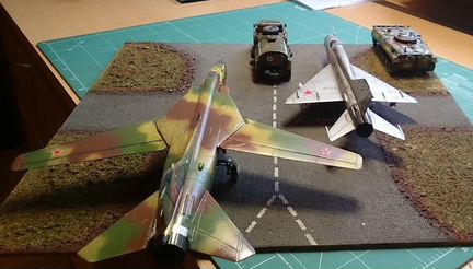 Готовые сборные модели миг-21 и миг-23 в 1/72