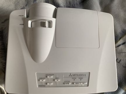 Проектор Mitsubishi