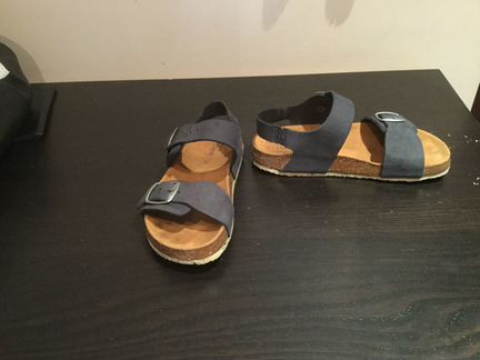 Продам детские сандалии Zara для мальчика