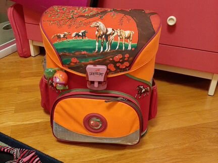 Ортопедический рюкзак для девочки 1-4 класс