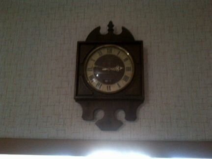 Продаю настенные часы в резном футляре