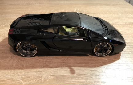 Модель 1/18 Lamborghini Gallardo Playerz «maisto»
