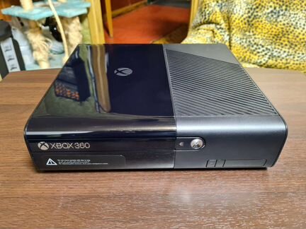 Xbox 360 E 500GB