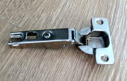 Cтеклянные полки, ручки-рейлинг, петли