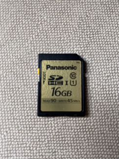 Компактный фотоаппарат