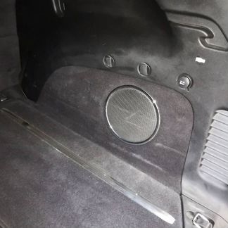 Jeep Grand Cherokee сабвуфер стелс 10