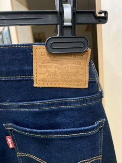 Джинсы levis
