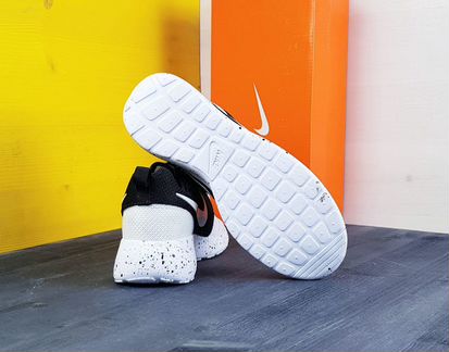 Nike Rosherun кроссовки новые женские