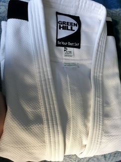 Белое кимоно дзюдо