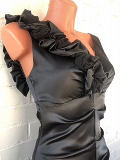 Атласное платье черное