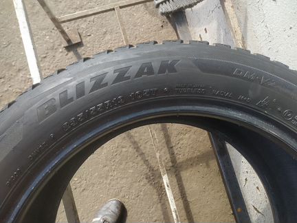 235 55 19 Bridgestone Blizzak DM-V2 105T