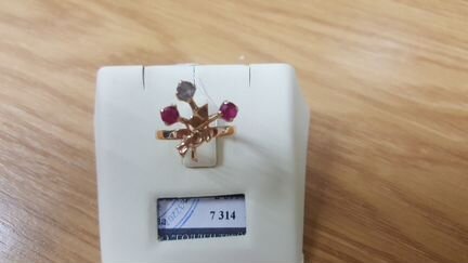 Кольцо золото 583 пробы натуральные камни