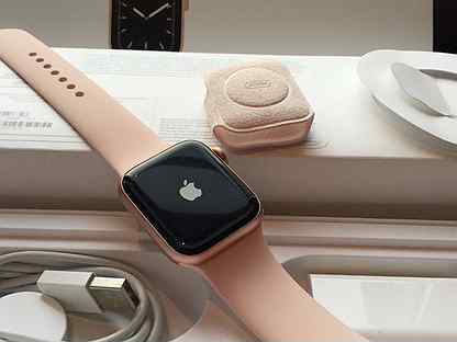 Apple watch 10 rose gold loop. Watch Series 5 Rose Gold. Watch 5 Rose Gold. Watch 5 LTE 40 розовый. Реальные фото Samsung watch 4 40 мм Rose Gold.