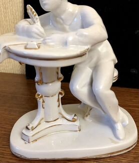 Статуэтка Пушкин лфз - рельефное дно, 1950е