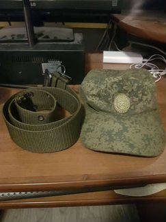 Кепка и ремень с военной формы