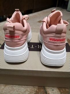 Кроссовки женские 37 размер