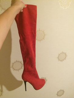 Красные ботфорты