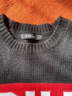 Свитер женский