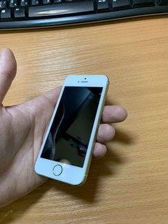 Apple iPhone 5S 32 gb Gold (в идеале; комплект)