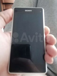 Телефон Sony Xperia Z1 compact