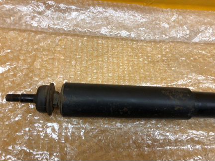 Амортизатор передний Nissan Patrol Y61 1997-2010