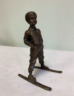 Фигурка бронзовая 