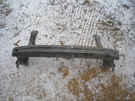 Volkswagen passat B 6 усилитель передний