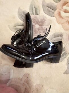 Лоферы женские