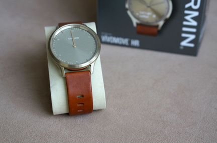 Умные часы Garmin Vivomove HR