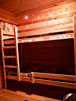 Двухъярусная кровать из массива дуба