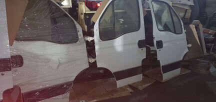 Двери новые iveco daily всборе лев и прав