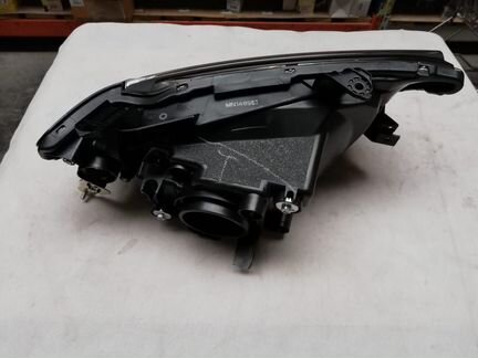 Фара левая Mitsubishi L200 KB8T 8301A333 8301A503