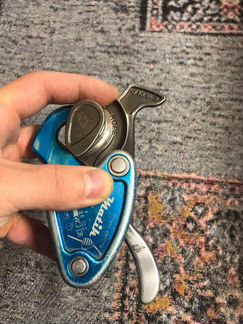 Страховочно-спусковое устройство Matik