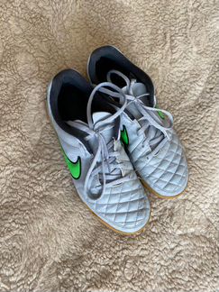 Детские бутсы Nike для зала