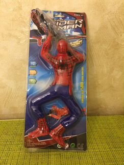 Человек-паук ползает и стреляет