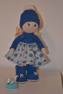 Кукла вязаная ручной работы