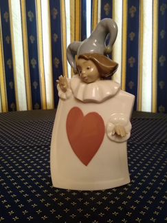 Фарфоровая статуэтка: NAO lladro Шут: Червовый Туз