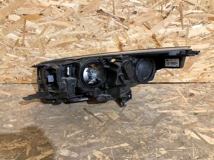 Фара правая Ford Kuga 2 галоген