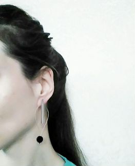 Серьги с бусиной