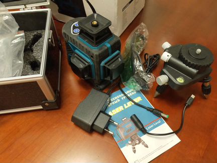 Лазерный построитель плоскостей